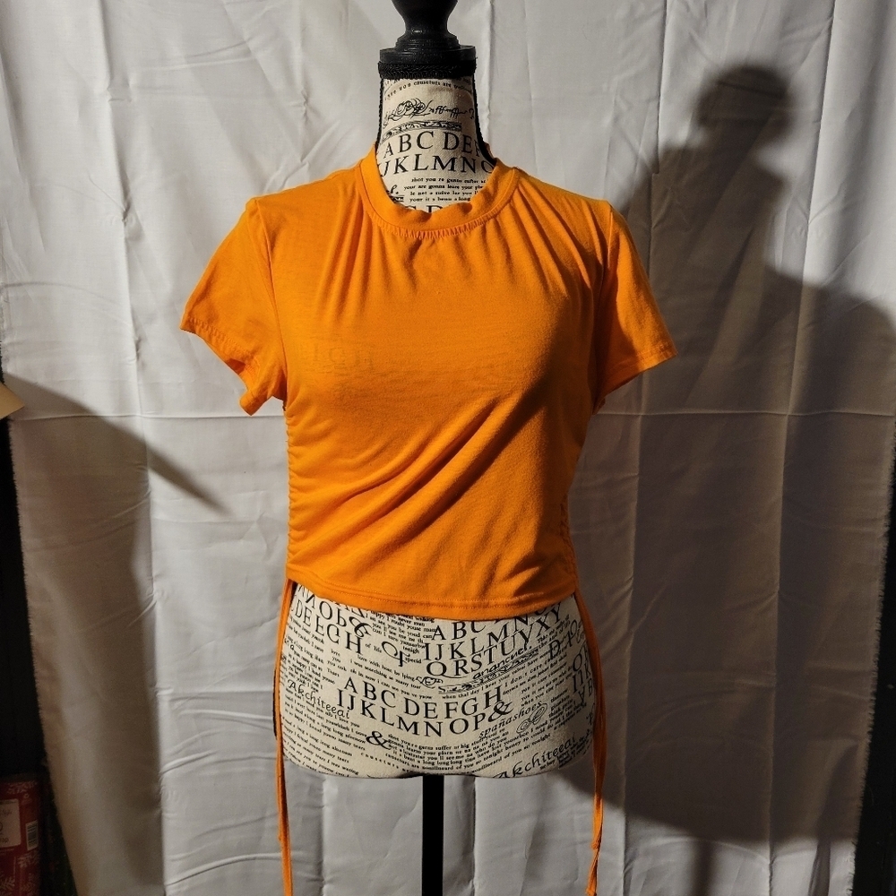 Shein Medium Crop Tee - Picture 2 of 6